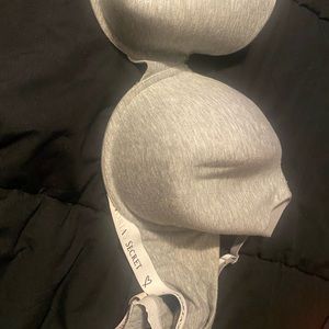 NWOT Victoria’s Secret T shirt bra
